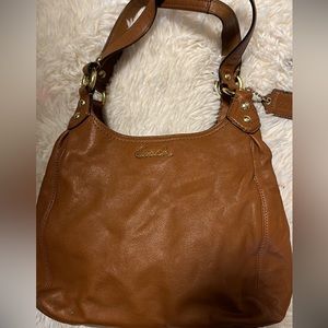 Vintage Coach Leather Purse with 3 interior pockets